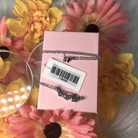 Diamond Simulate Pendant Necklace Silver with Multi Shaped Stones NEW! - Picture 3 of 3